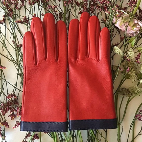 Leather gloves of lamb red, damson "TIPPI".