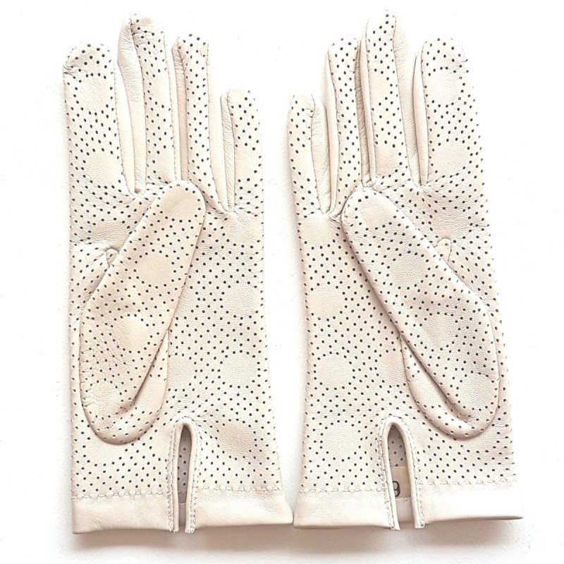 Gants blanc cuir agneau femme, accessoire beau et chic.