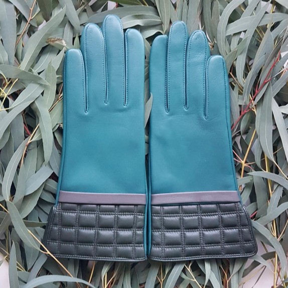 Gants en cuir d'agneau vert gris et evergreen "LUCE".