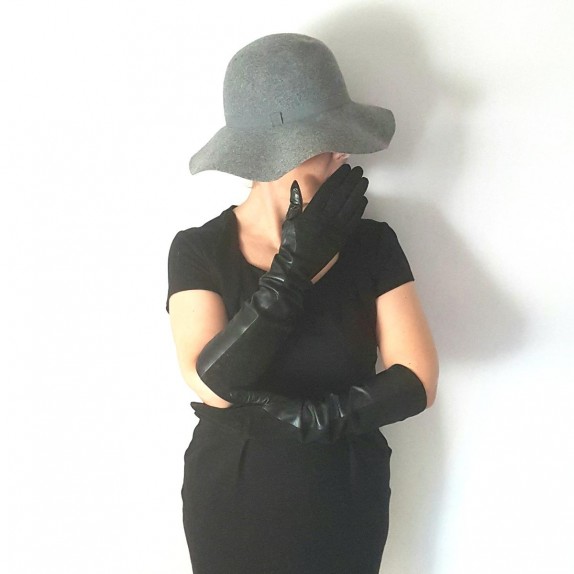 Leather gloves of lamb and velvet black "CHANTAL".