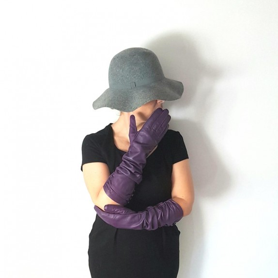 Gants en cuir d'agneau améthyste "MARGARET".